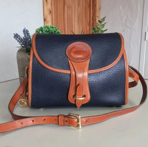 Dooney & Bourke Essex crossbody, Midnight Blue, 1993 - Picture 2 of 13